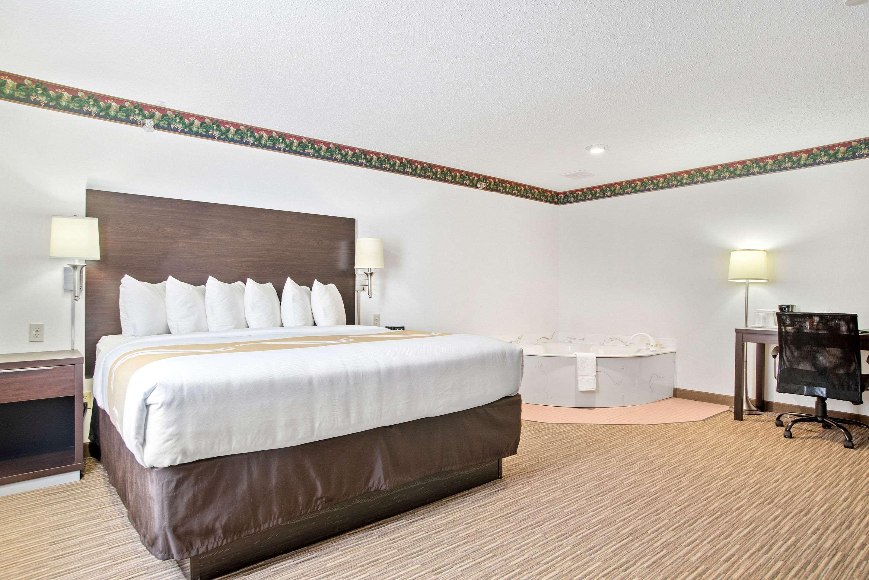 Everspring Inn & Suites Хилл-Сити Экстерьер фото