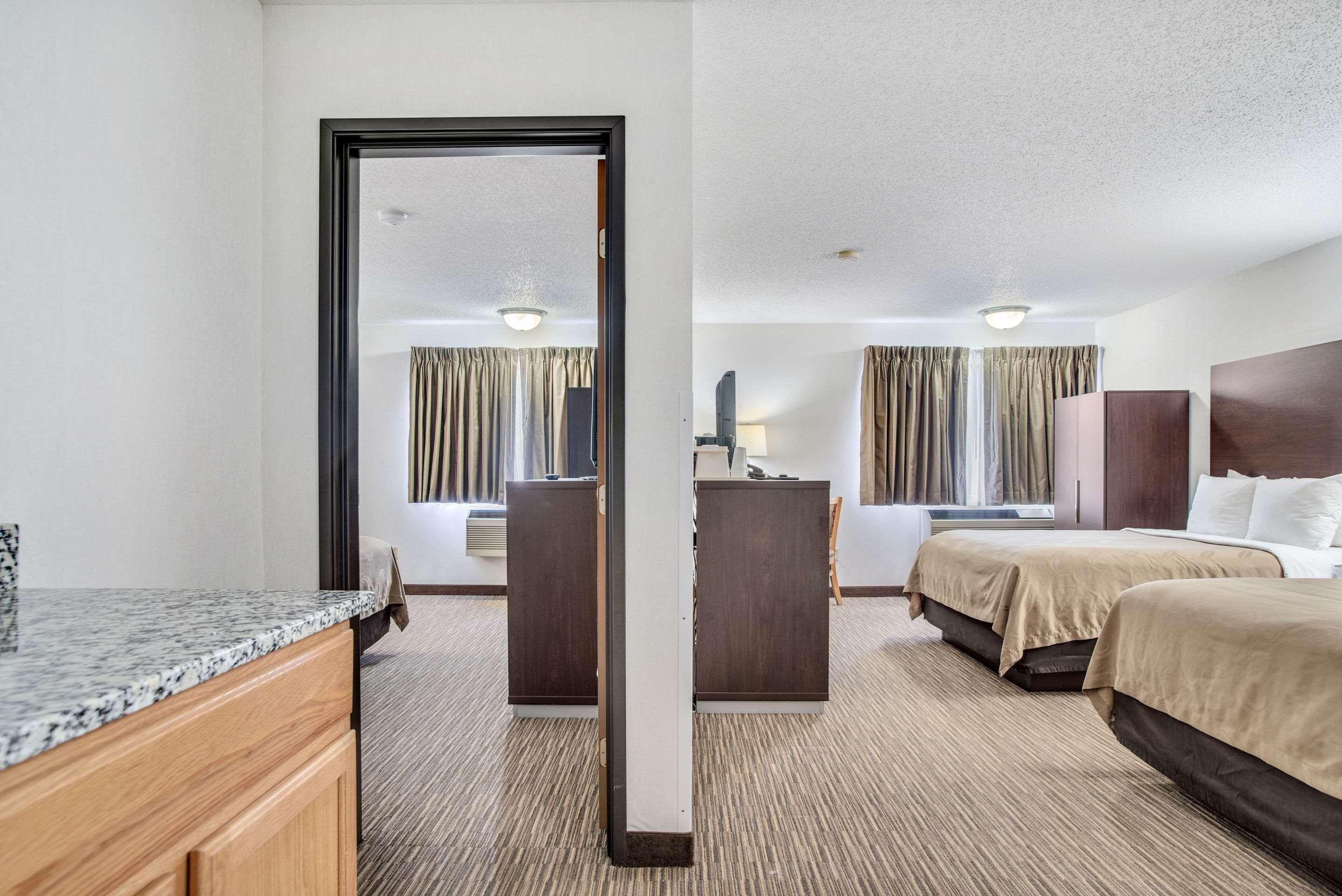 Everspring Inn & Suites Хилл-Сити Экстерьер фото