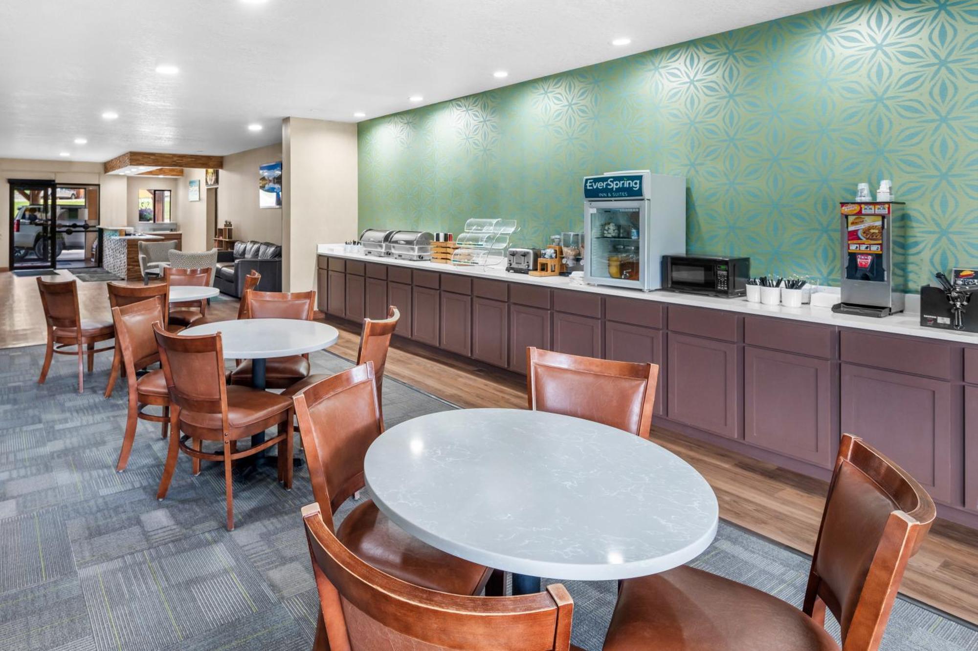Everspring Inn & Suites Хилл-Сити Экстерьер фото