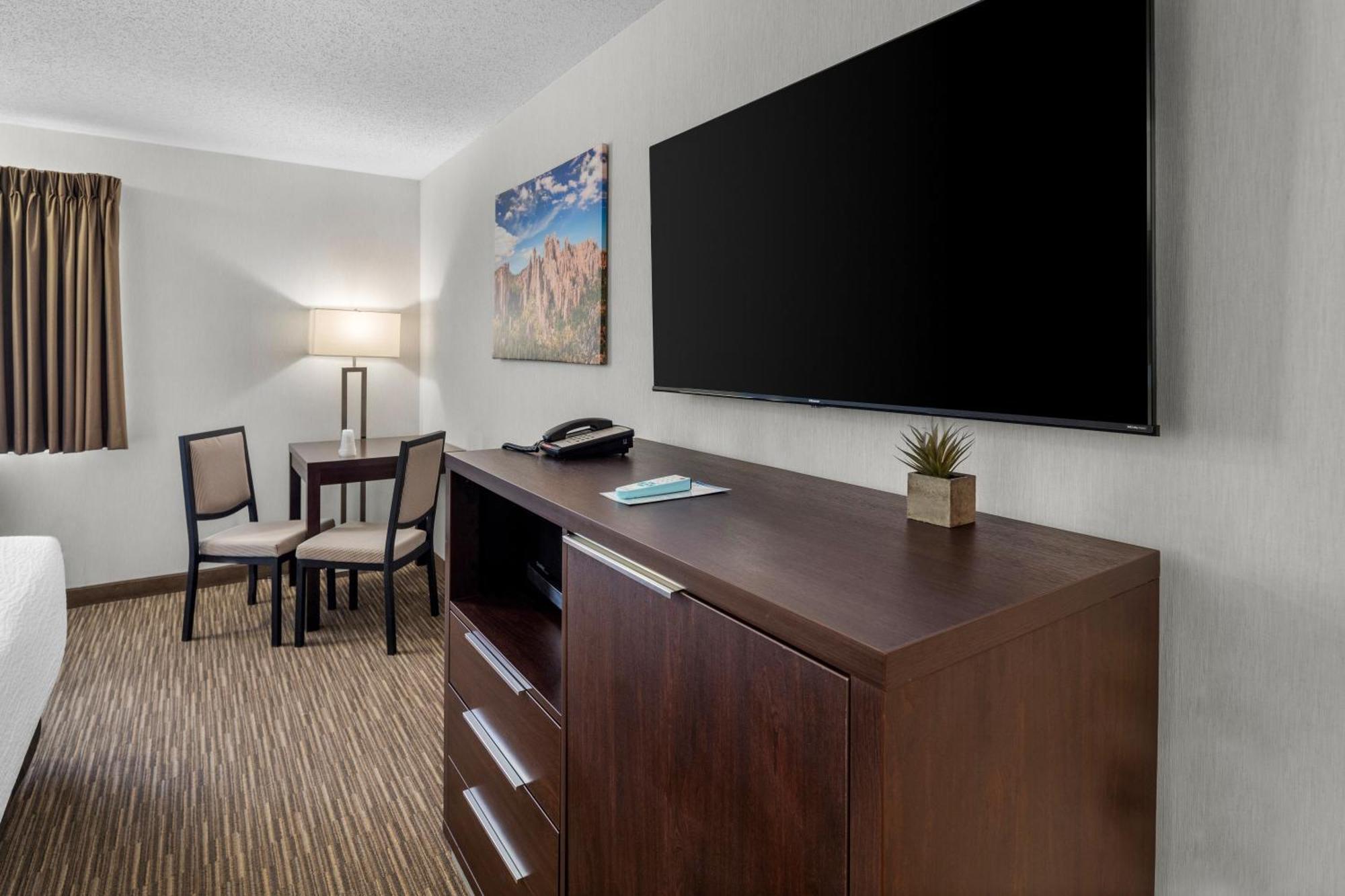 Everspring Inn & Suites Хилл-Сити Экстерьер фото