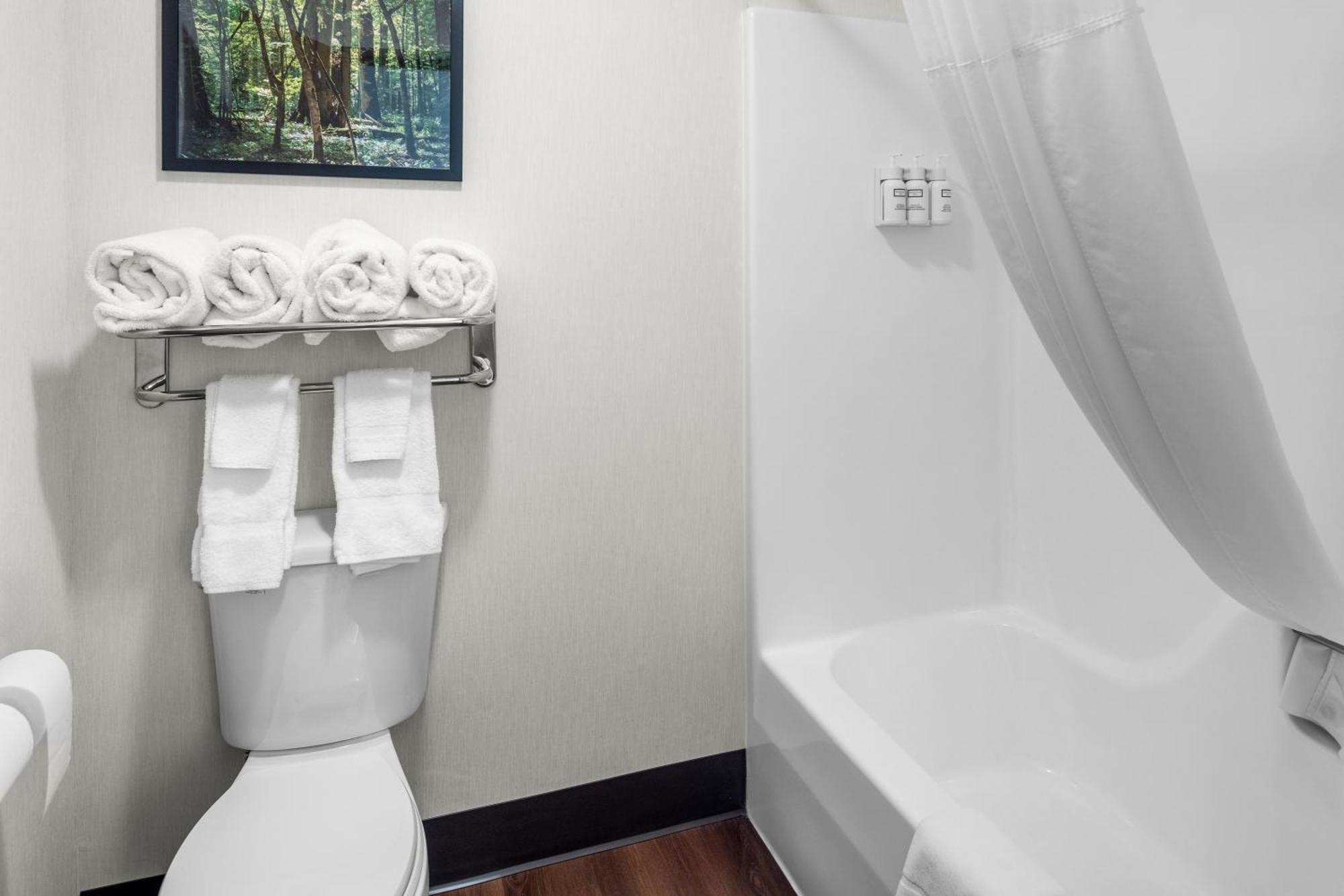 Everspring Inn & Suites Хилл-Сити Экстерьер фото