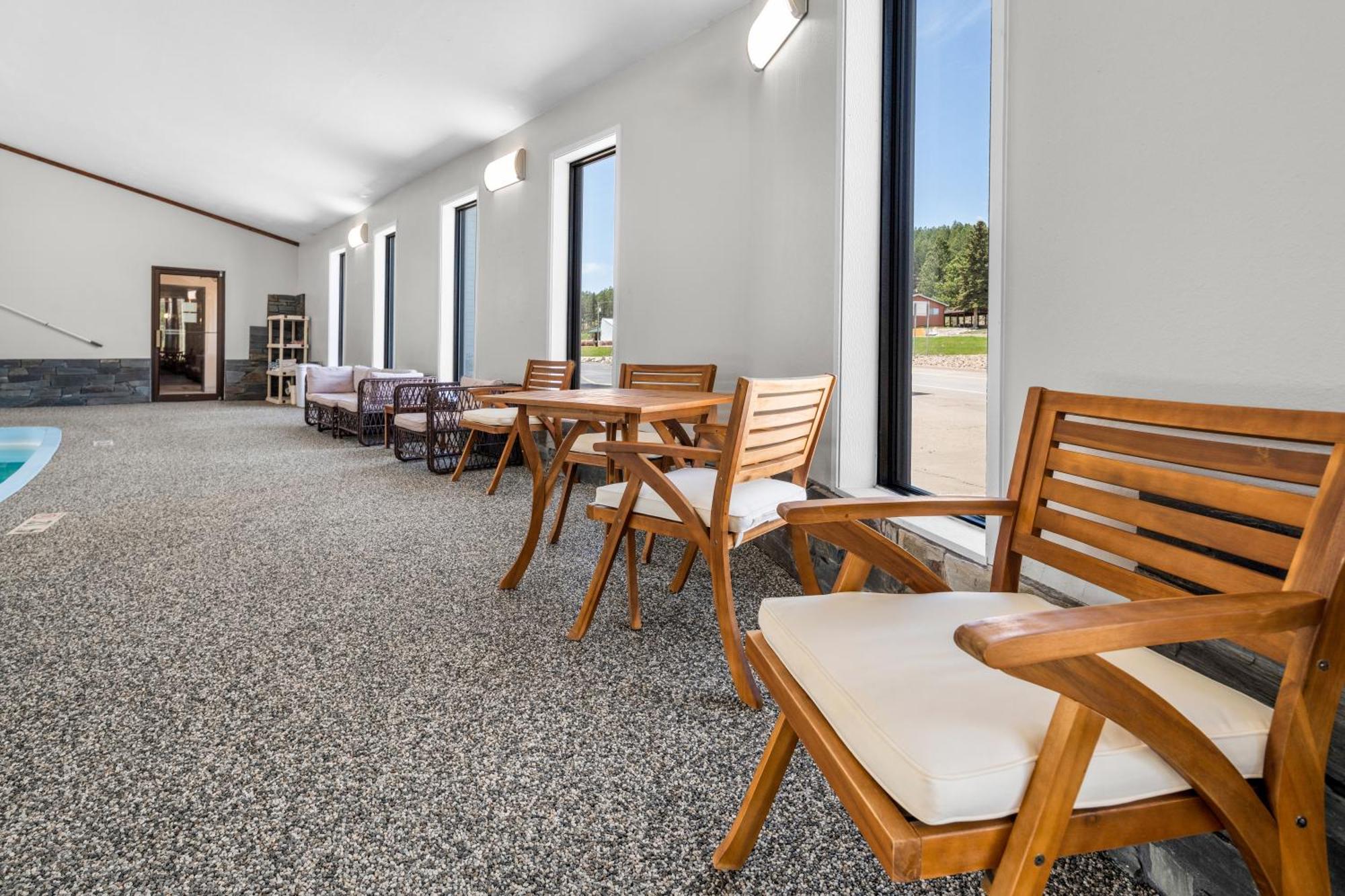 Everspring Inn & Suites Хилл-Сити Экстерьер фото