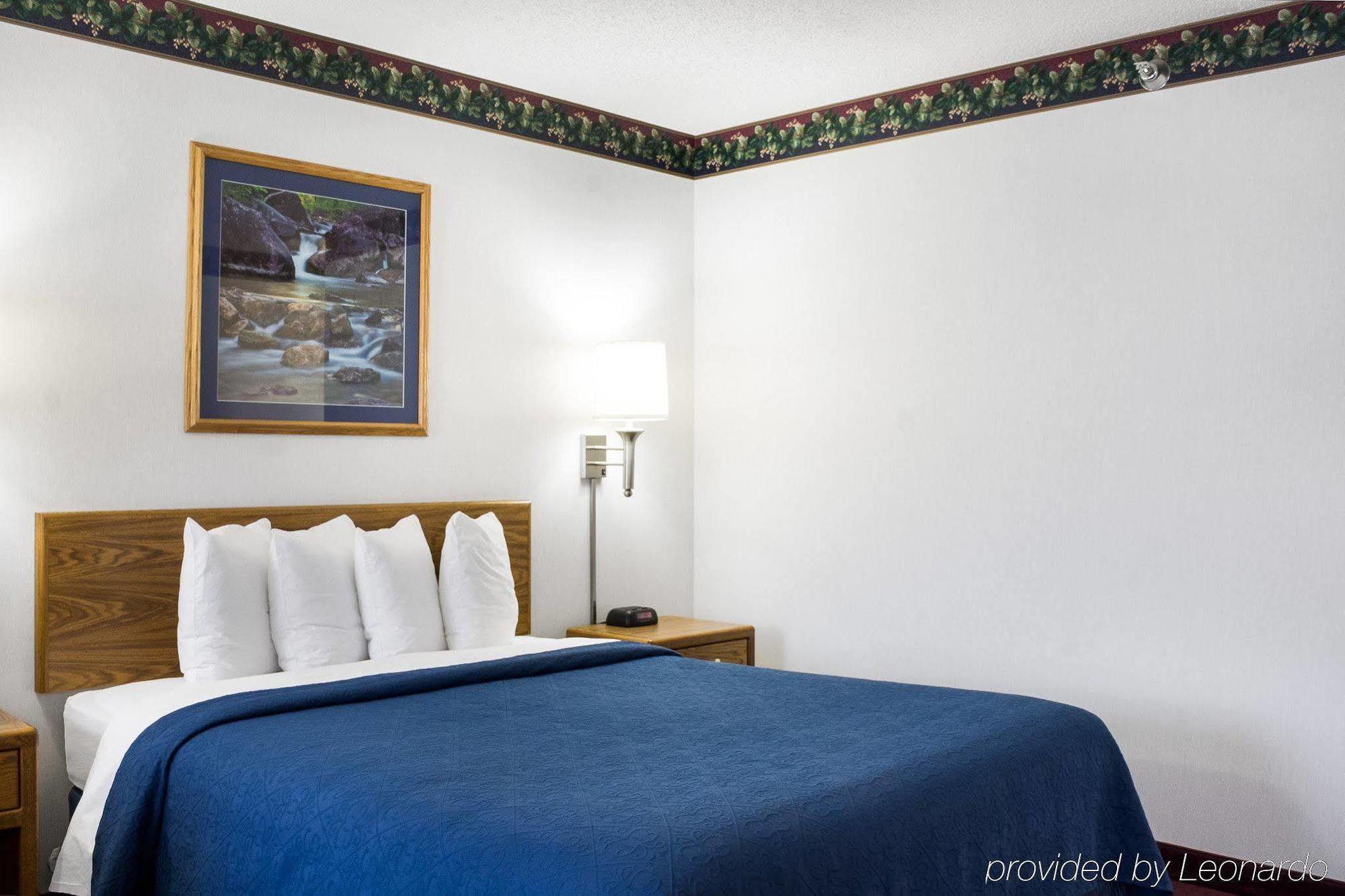 Everspring Inn & Suites Хилл-Сити Экстерьер фото