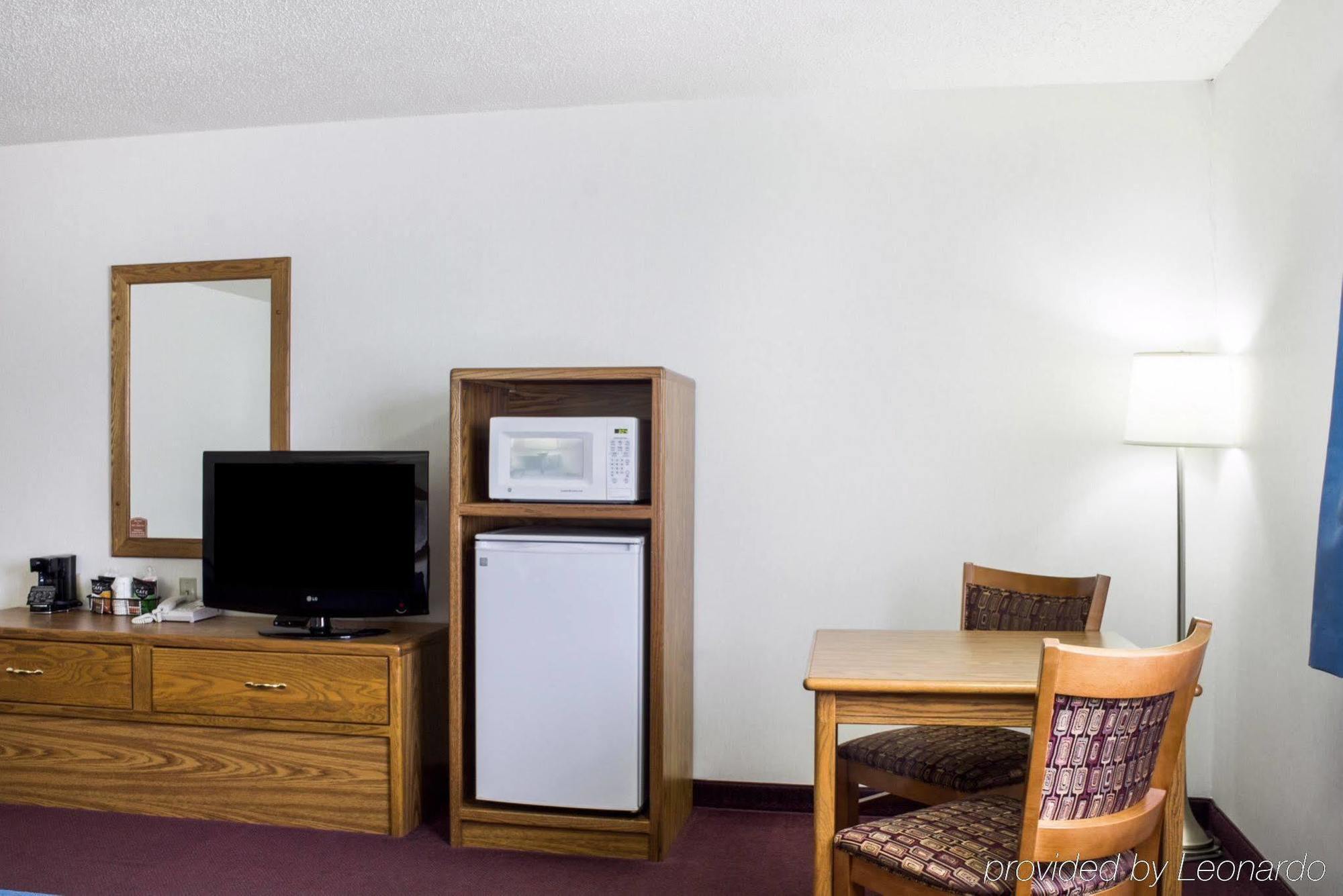 Everspring Inn & Suites Хилл-Сити Экстерьер фото